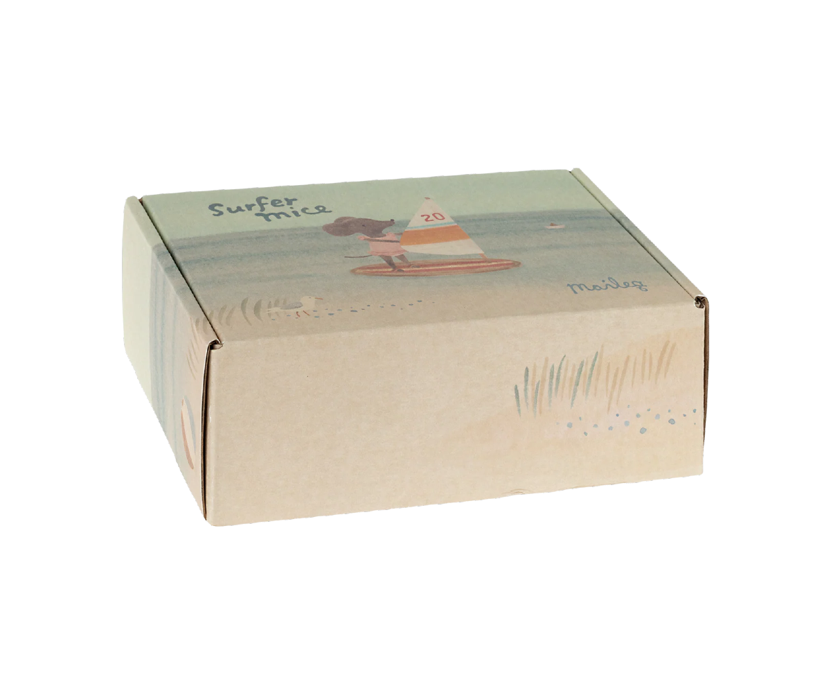 Maileg - Strandmus, Lillasyster Surfare