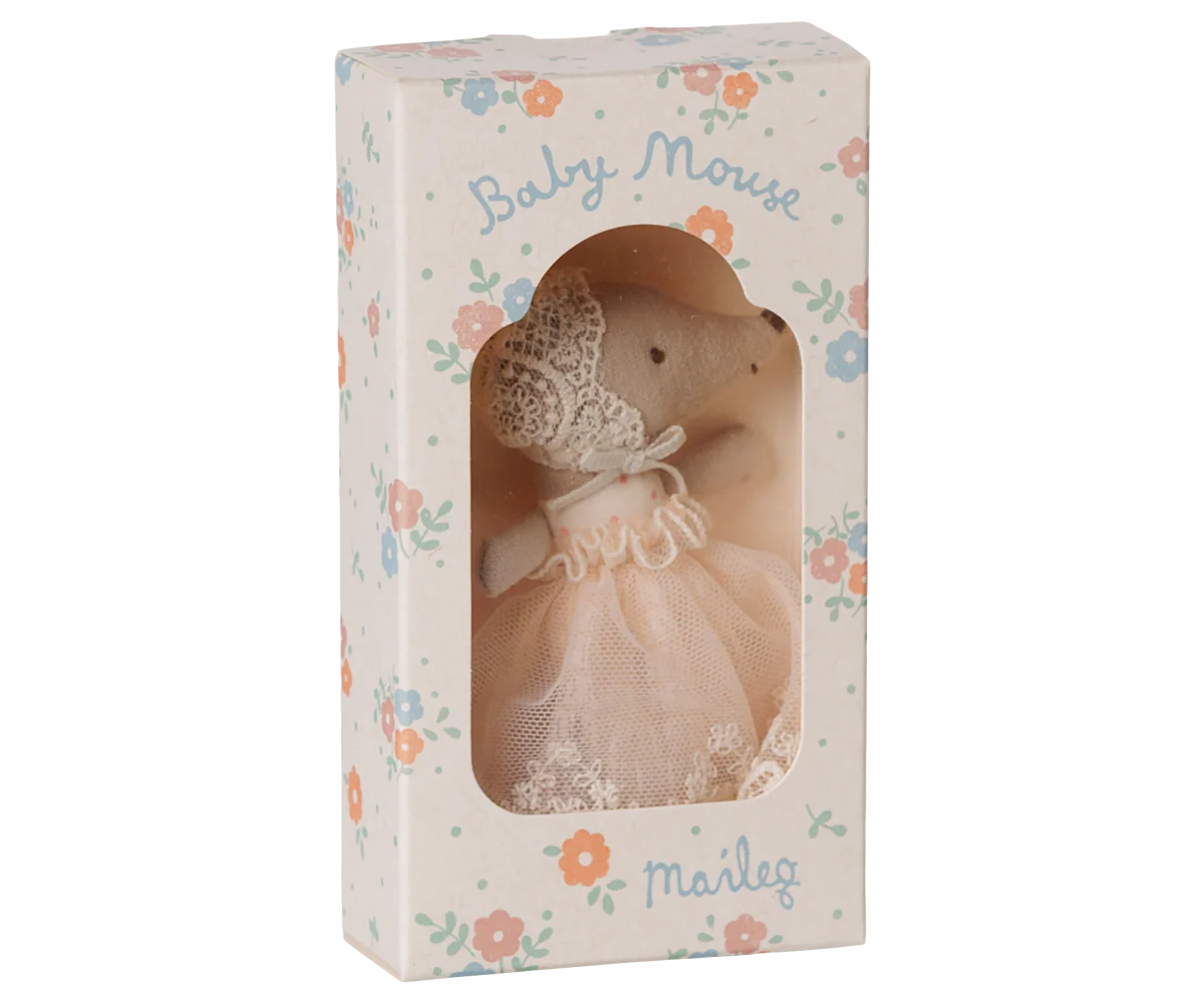 Maileg - Babymus i klänning, Peach