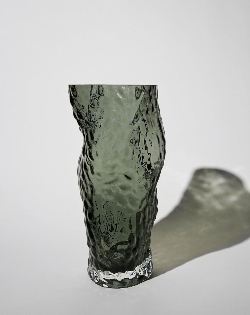 Ostrea Rock Glass Vase - Midnight Blue